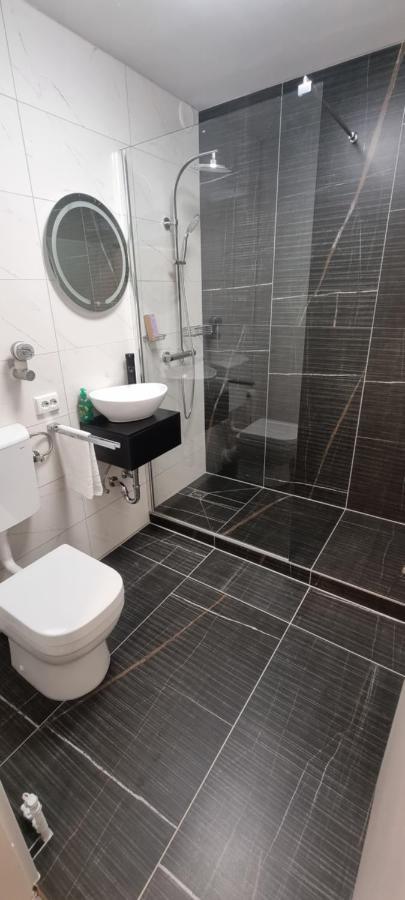 Studio-Apartment ' Andrei 1 ' - Neu In Neuburg An Der Donau Buitenkant foto